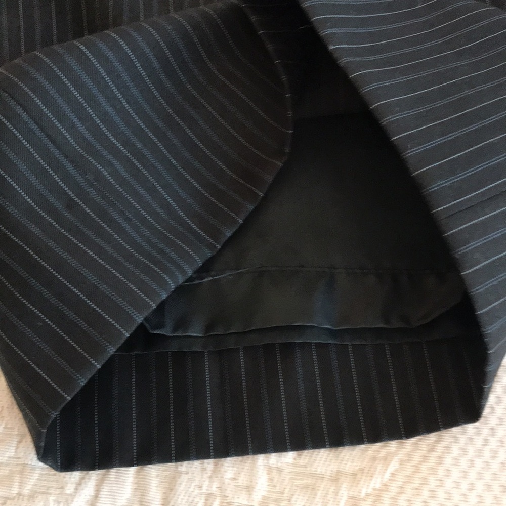 Like new! Black & blue pinstriped pant suit - Picture 10 of 10